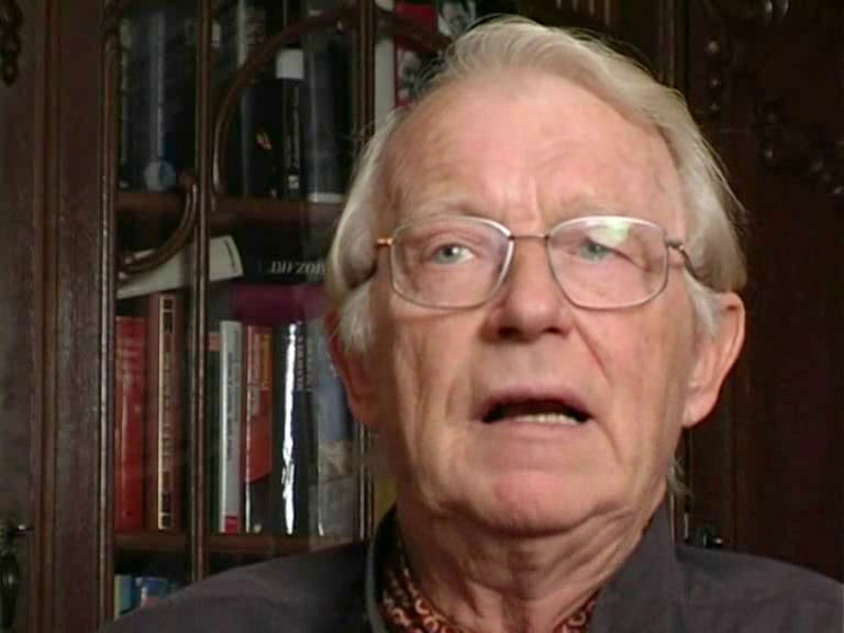 Älterer Mann mit Brille