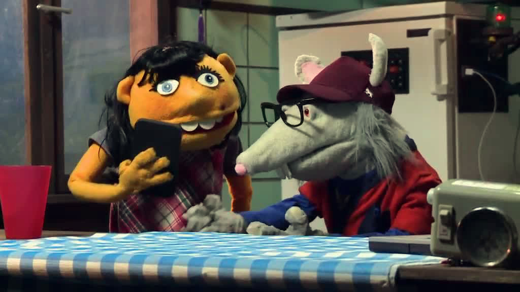 Zwei Handpuppen unterhalten sich